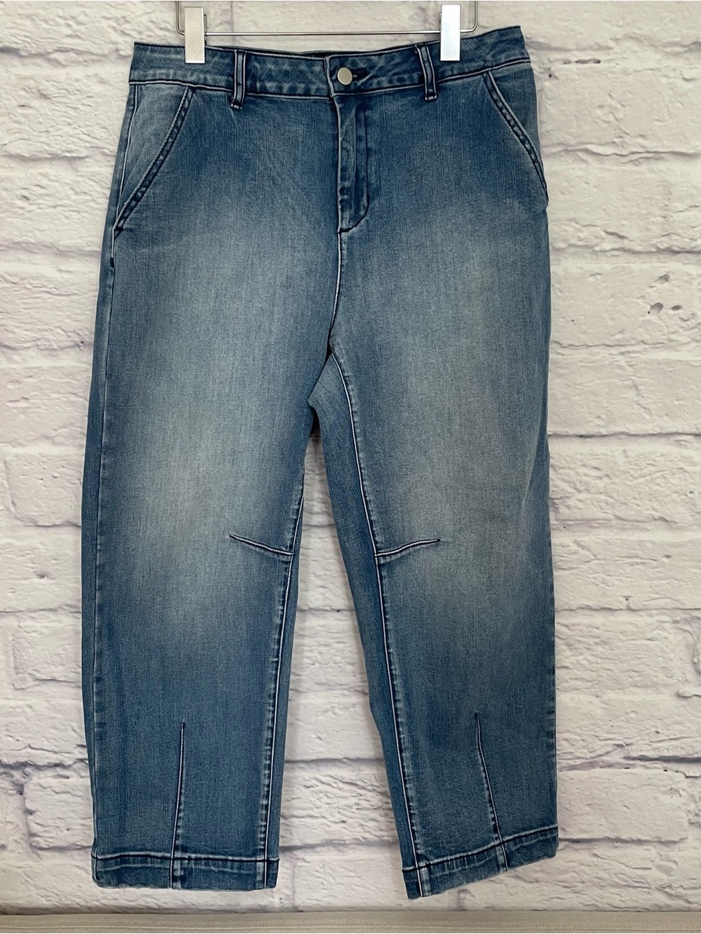 Women’s Cropped Ankle Jeans in Faded Blue